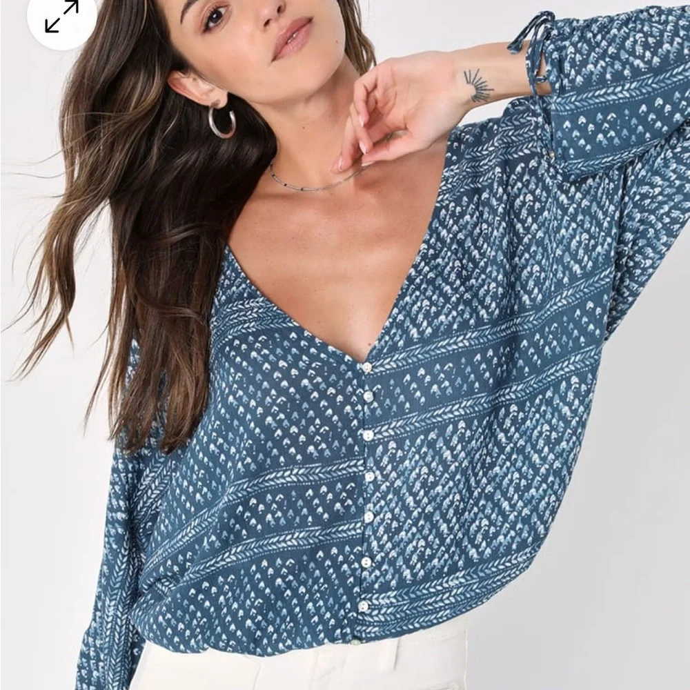 Lulus button front top - Picture 1 of 4